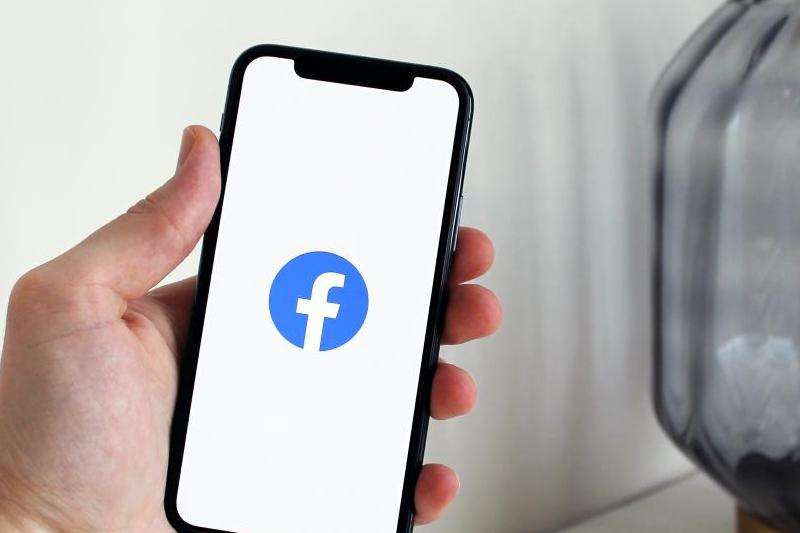 在Facebook的受众中，m代表什么